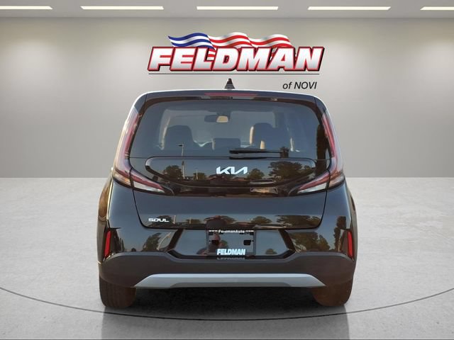 Used 2023 Kia Soul LX FWD image 4
