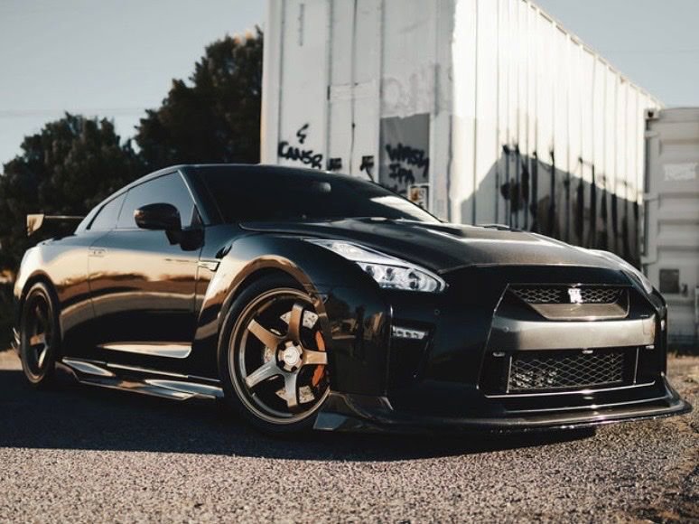 Used 2019 Nissan GT-R Premium w/ Premium Interior Package image 6