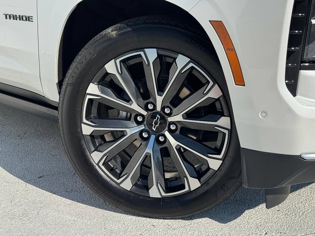 Used 2025 Chevrolet Tahoe High Country AWD/4WD image 7