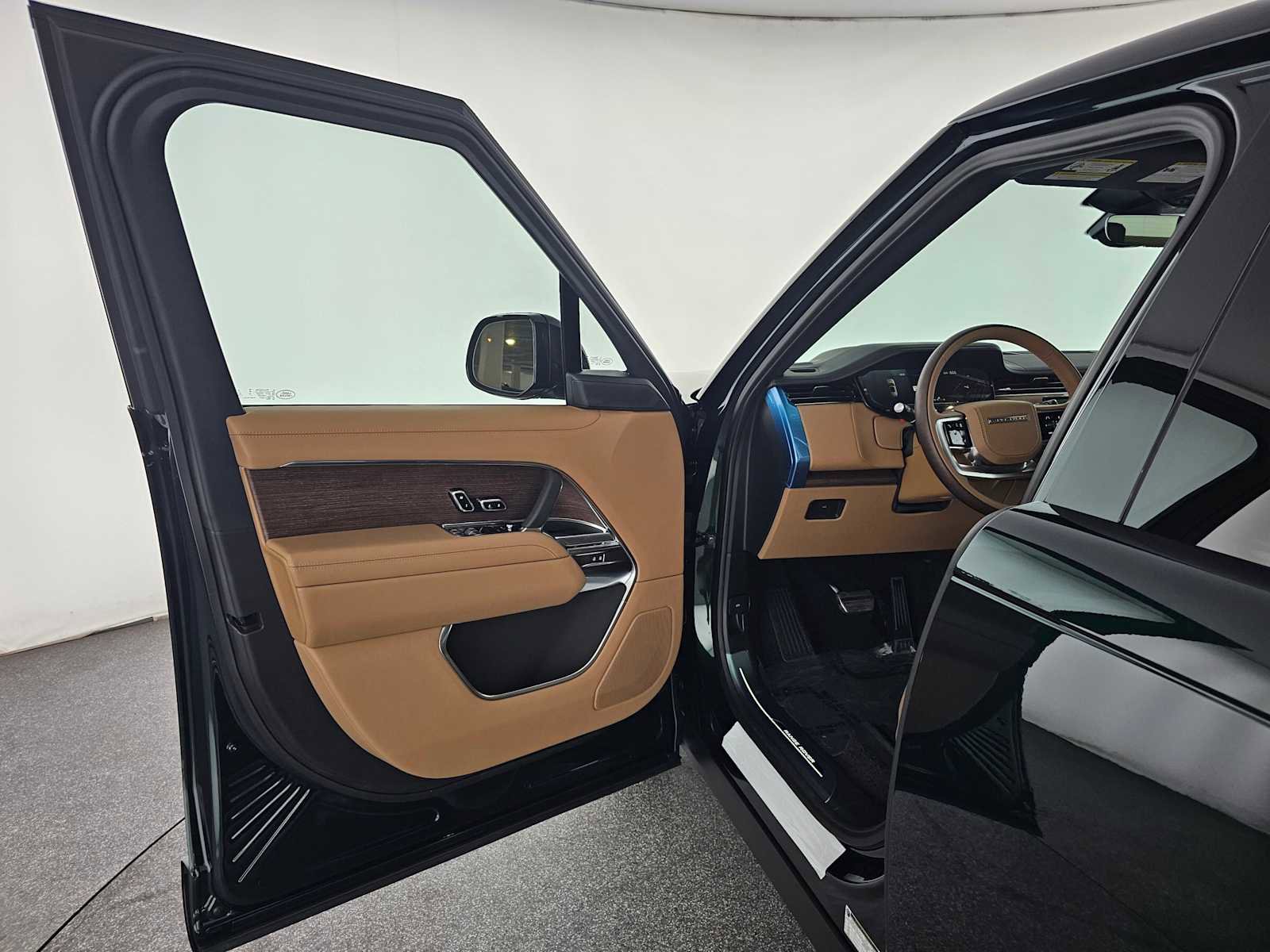 New 2026 Land Rover Range Rover SE image 19