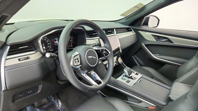 Used 2025 Jaguar F-PACE R-Dynamic S image 17