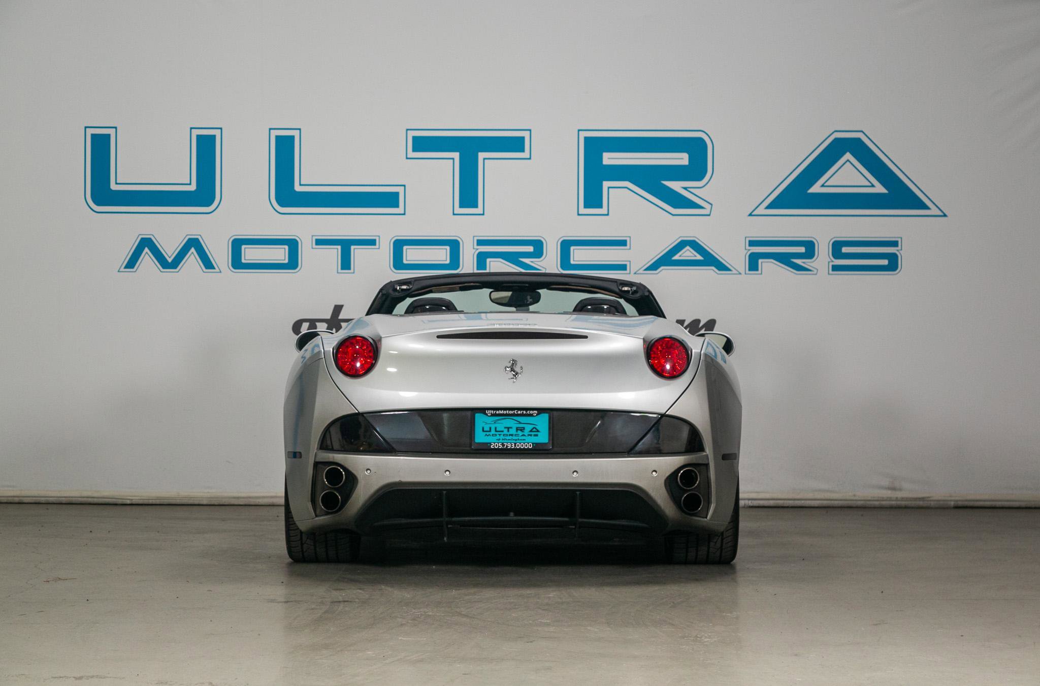 Used 2012 Ferrari California image 17