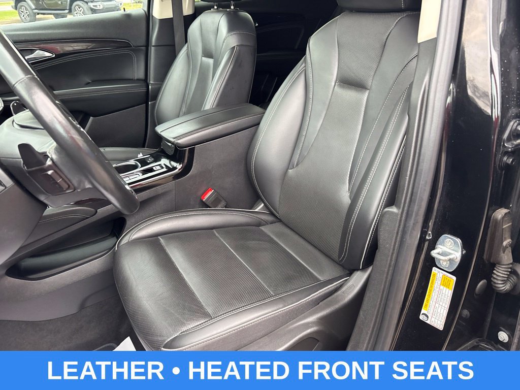 Used 2023 Buick Envision Essence FWD image 3