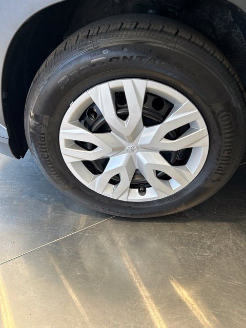 Used 2024 Toyota Corolla Cross L FWD image 4