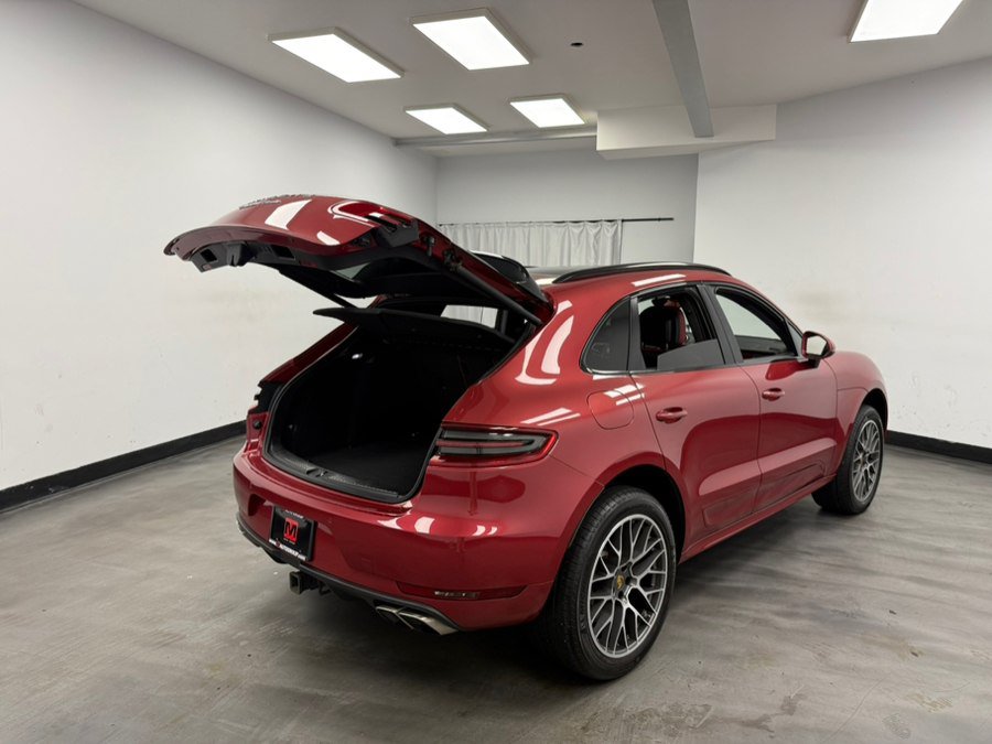 Used 2015 Porsche Macan Turbo w/ Premium Package Plus AWD/4WD image 30