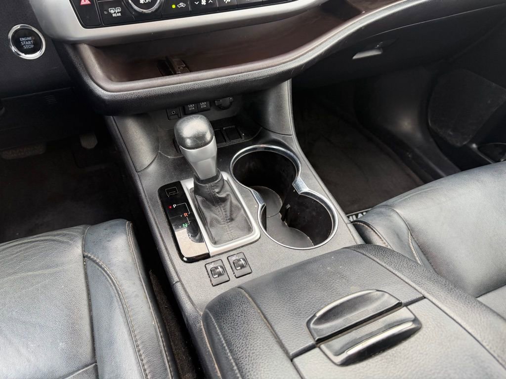Used 2018 Toyota Highlander FWD V6 image 16