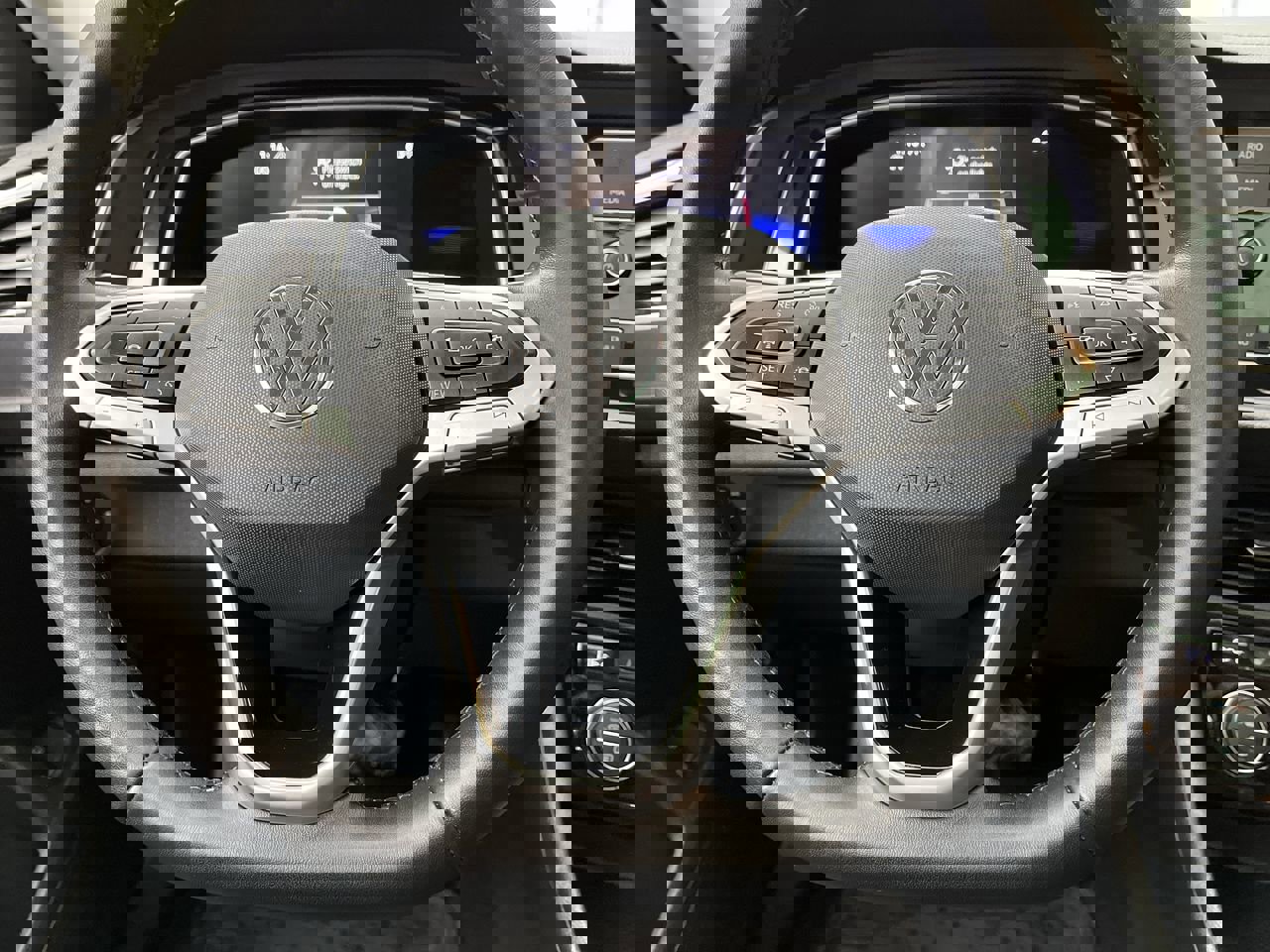 Used 2024 Volkswagen Jetta SE w/ Panoramic Sunroof Package image 15