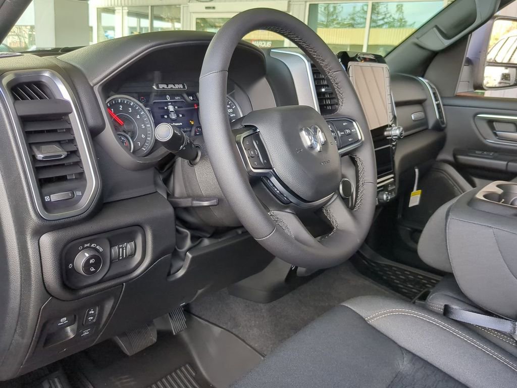 New 2026 RAM 1500 4x4 Crew Cab image 17