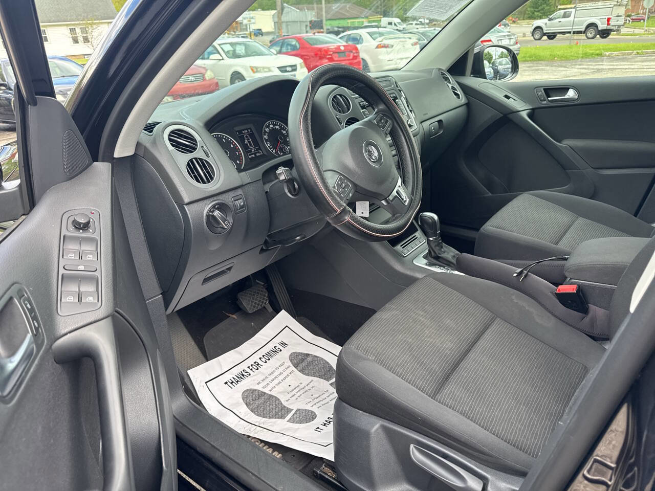 Used 2015 Volkswagen Tiguan S FWD image 6