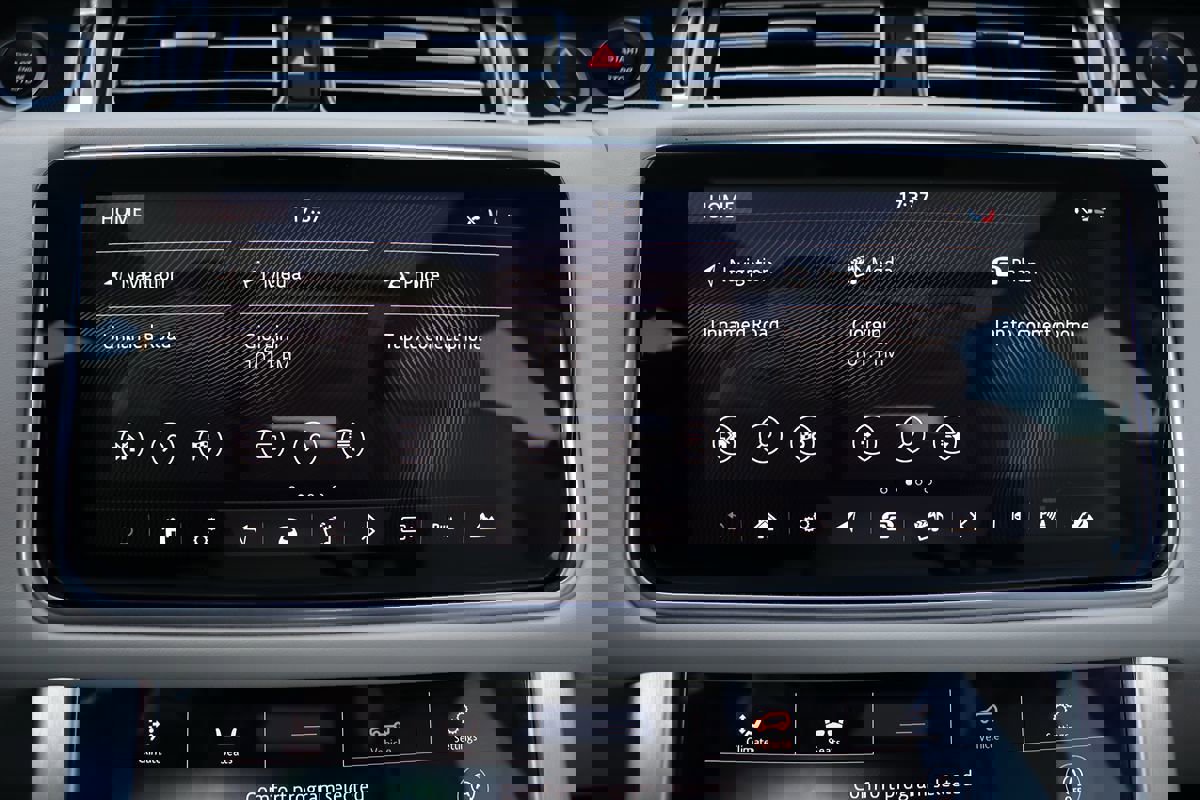 Used 2021 Land Rover Range Rover P525 Westminster Edition LWB image 28