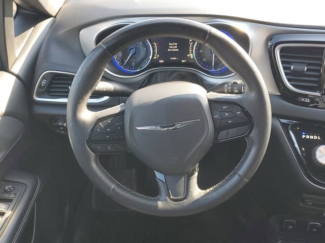 Used 2019 Chrysler Pacifica Touring-L Plus w/ S Appearance Package FWD image 13