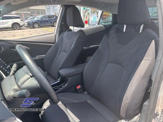 Used 2022 Toyota Prius Prime LE image 24