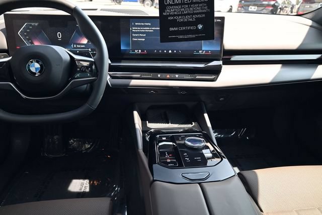 Used 2025 BMW 530i w/ Premium Package RWD image 21