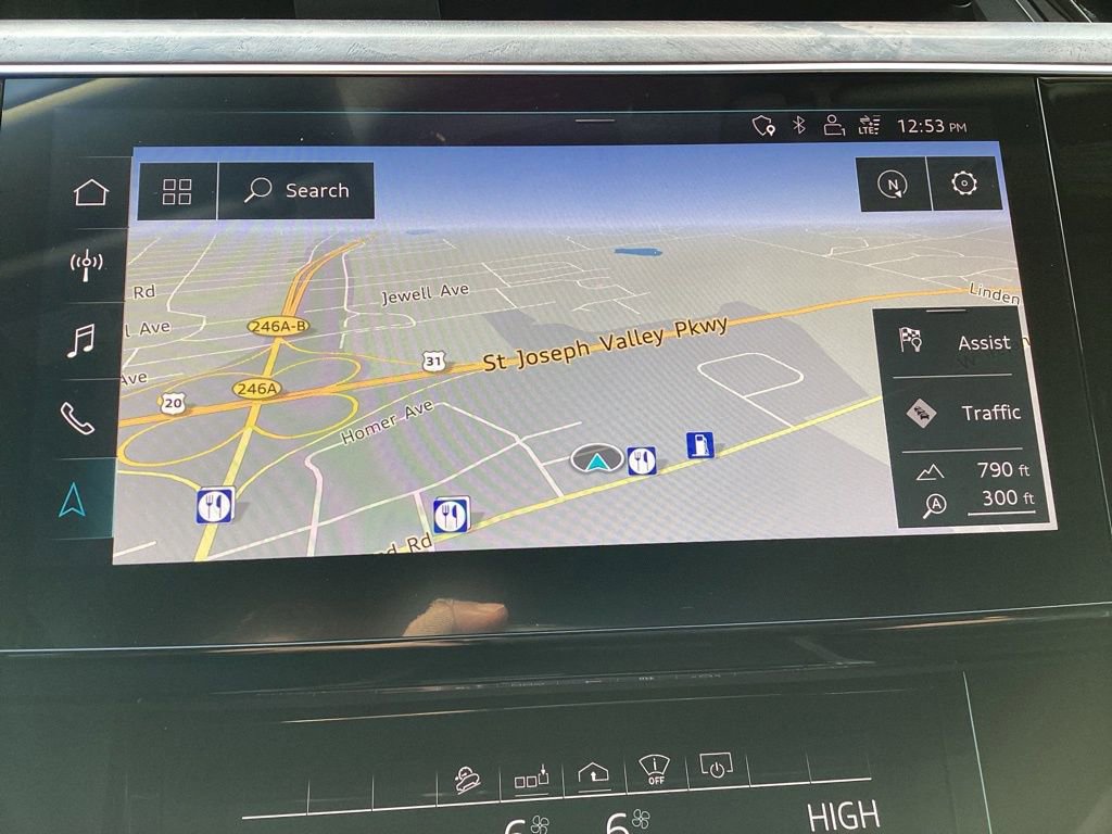 Used 2019 Audi e-tron Prestige w/ Prestige Package image 20