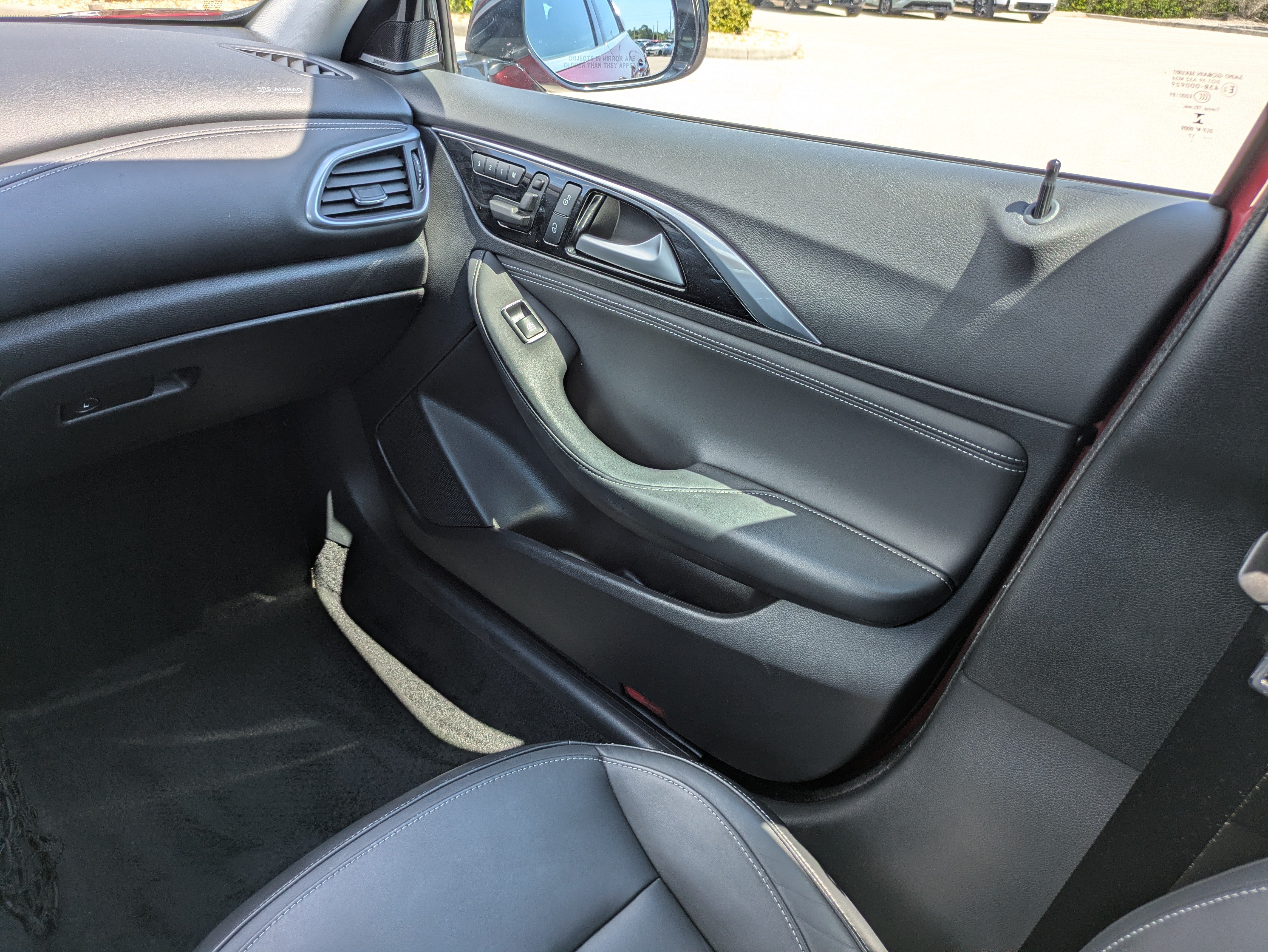 Used 2018 INFINITI QX30 Premium w/ Navigation Package AWD/4WD image 17