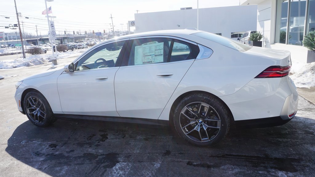 New 2026 BMW i5 eDrive40 image 8