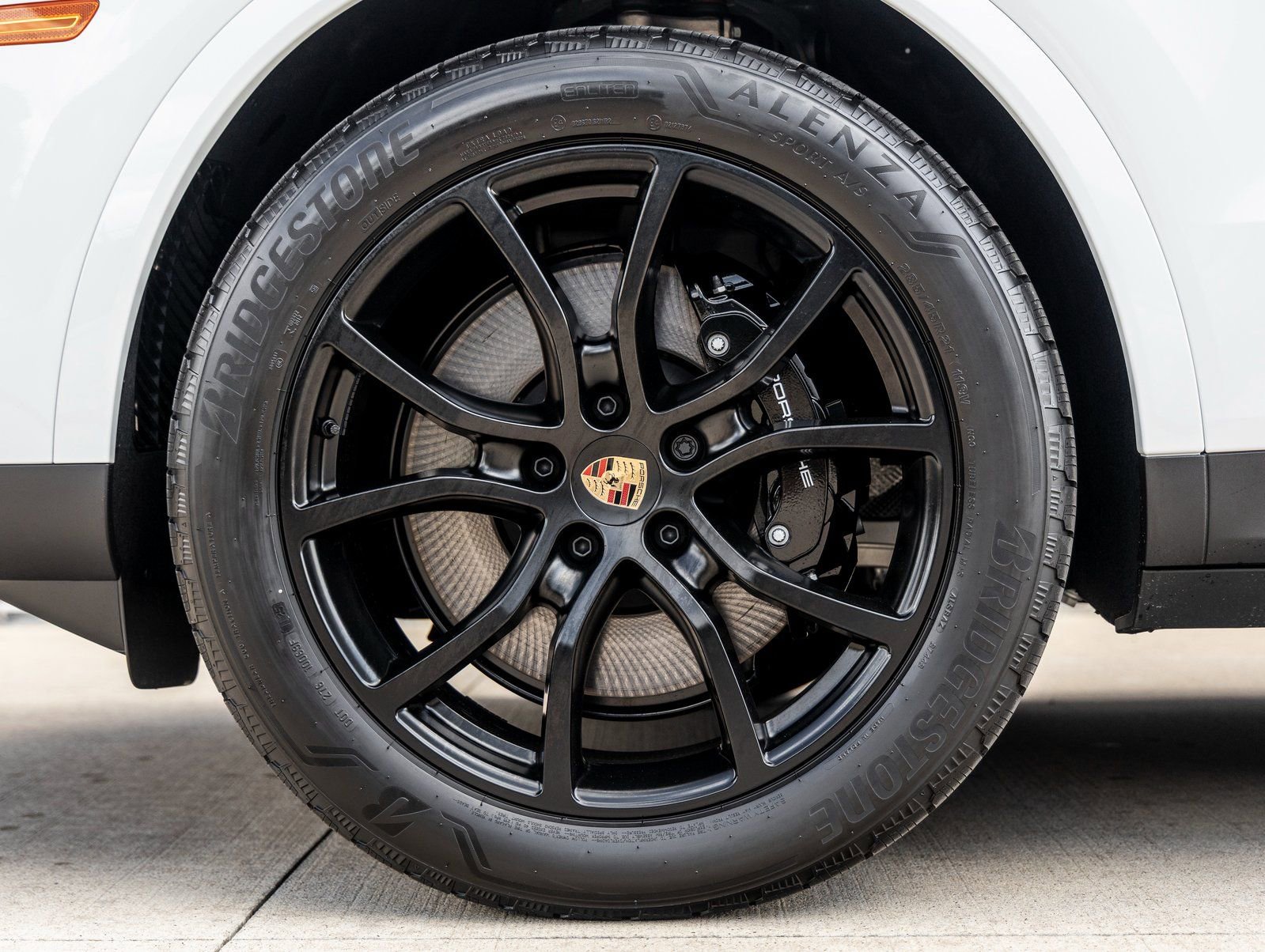 Certified 2025 Porsche Cayenne Coupe image 13