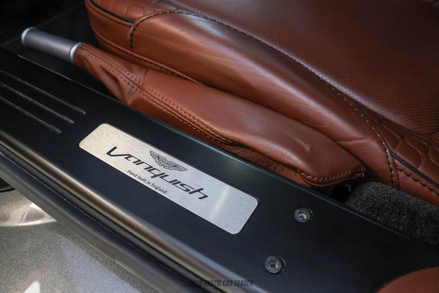 Used 2015 Aston Martin Vanquish Coupe RWD image 45