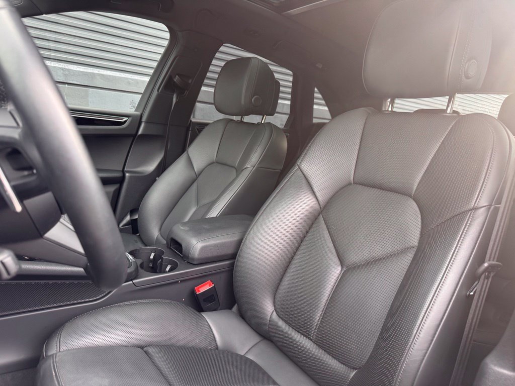 Certified 2026 Porsche Macan AWD/4WD image 14