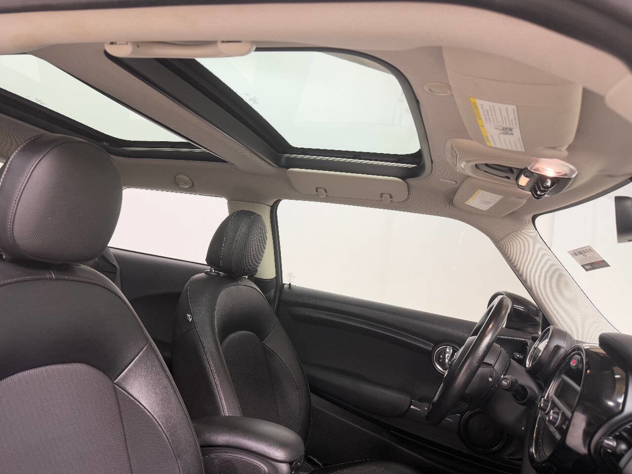 Used 2015 MINI Cooper 2-Door Hardtop image 19