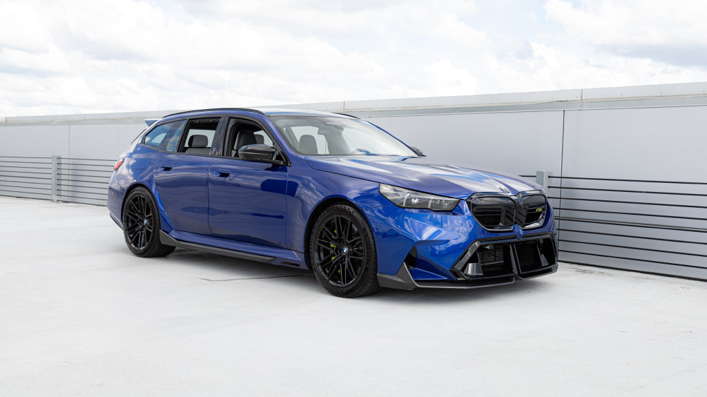 Used 2026 BMW M5 Touring AWD/4WD image 2