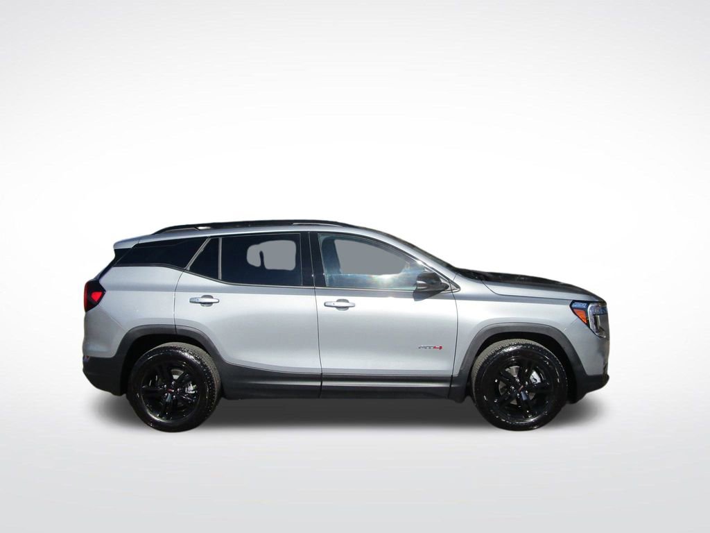 Used 2024 GMC Terrain AT4 image 7