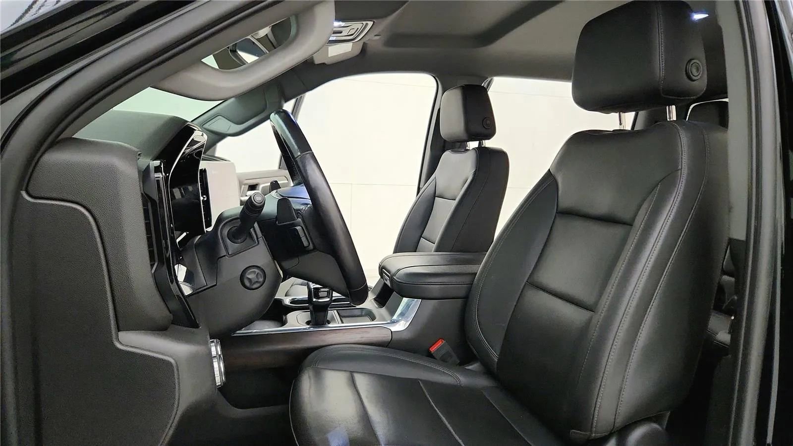 Used 2023 GMC Sierra 1500 SLT w/ SLT Premium Plus Package image 30