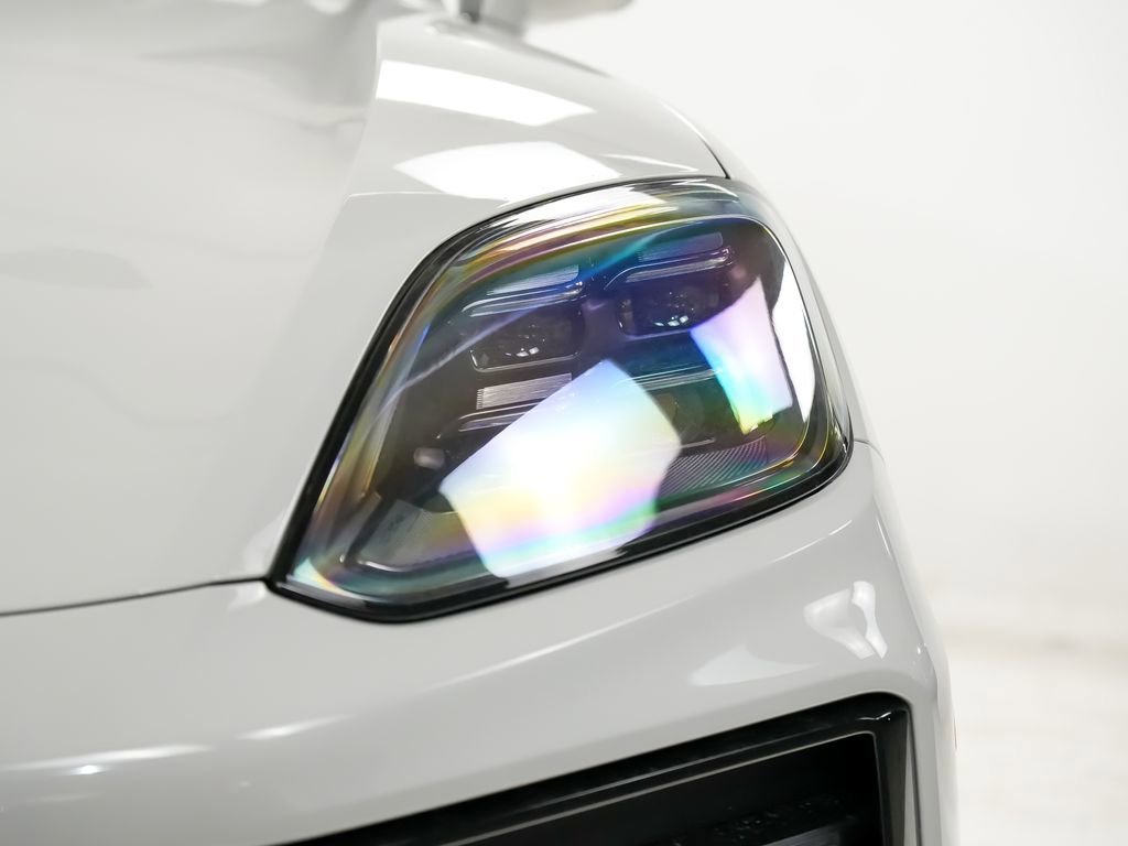 New 2026 Porsche Cayenne GTS AWD/4WD image 7