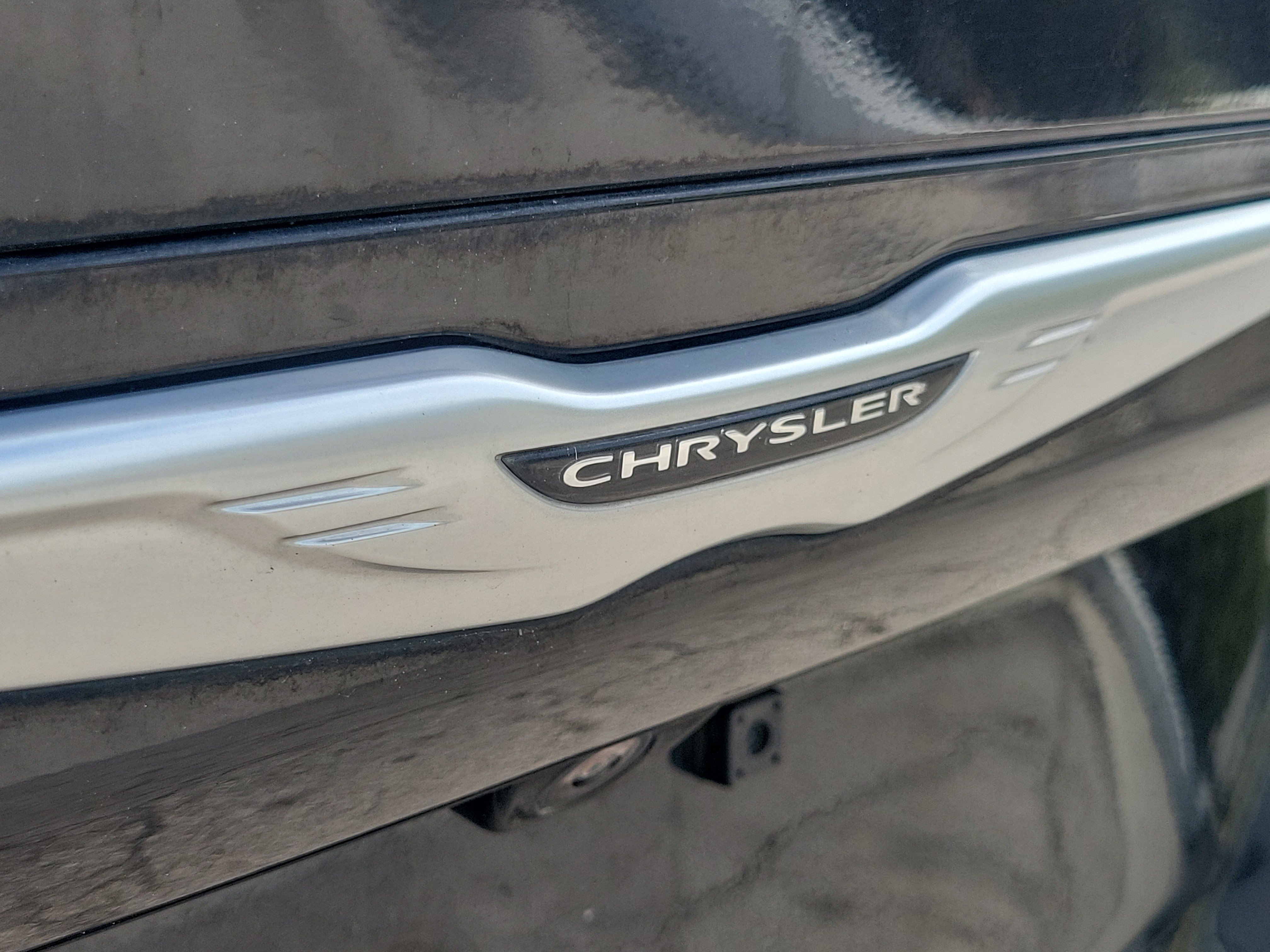 Used 2023 Chrysler Voyager LX FWD image 10