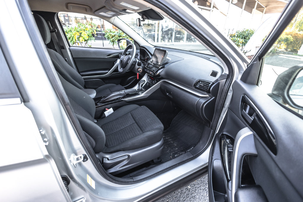 Used 2023 Mitsubishi Eclipse Cross LE AWD/4WD image 22