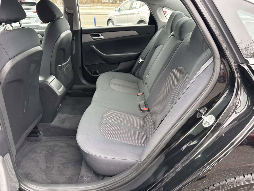 Used 2018 Hyundai Sonata SE FWD image 12