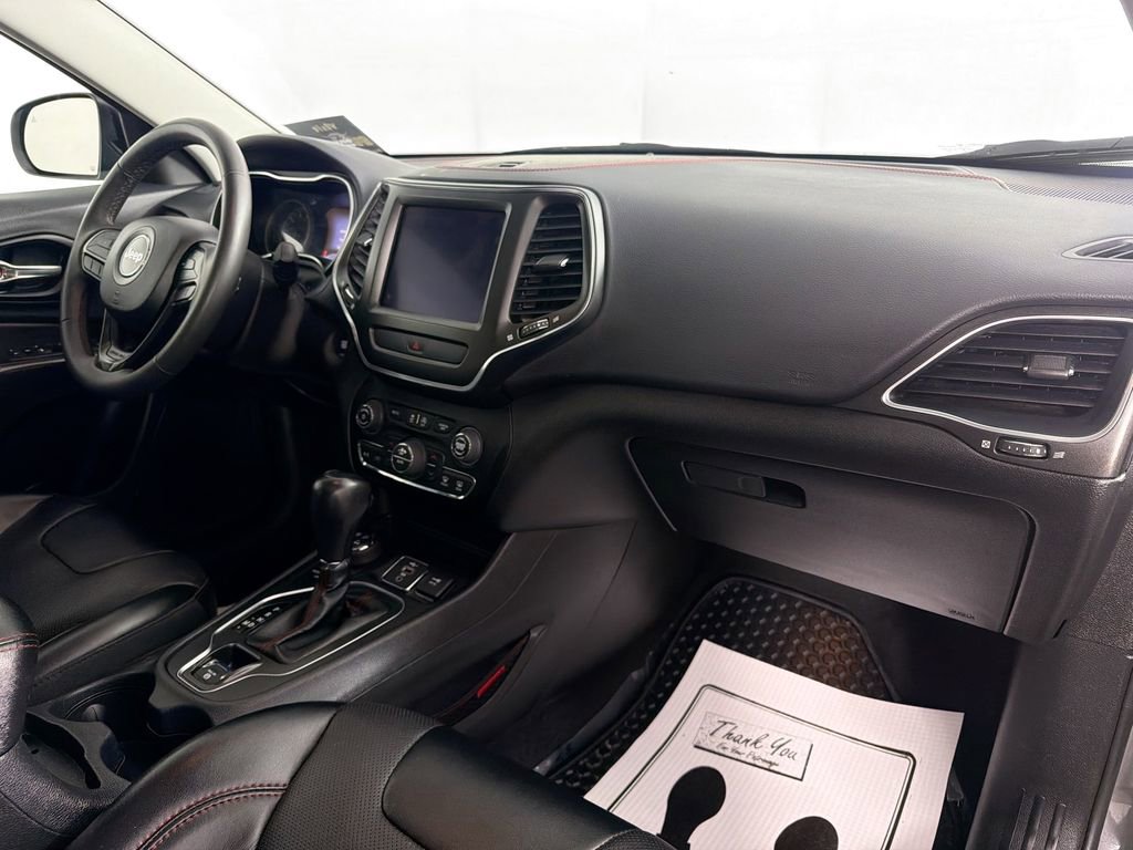 Used 2022 Jeep Cherokee Trailhawk w/ Trailhawk Elite Value Package image 31