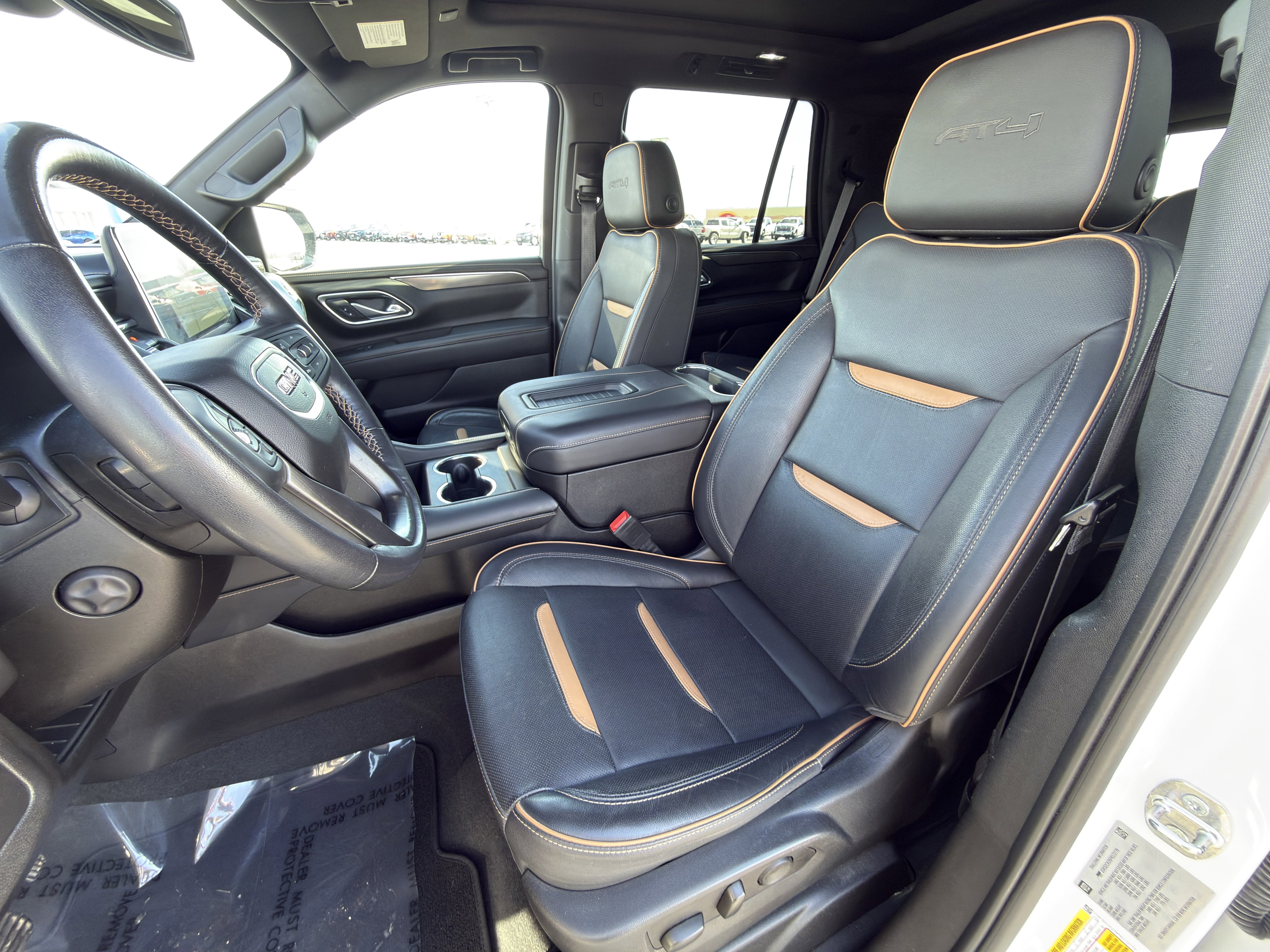 Used 2023 GMC Yukon AT4 w/ AT4 Premium Package image 11