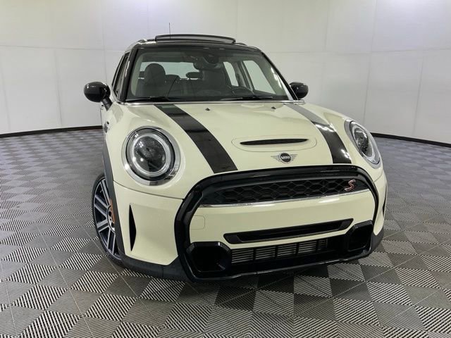 Used 2022 MINI Cooper S w/ Premium Package image 9