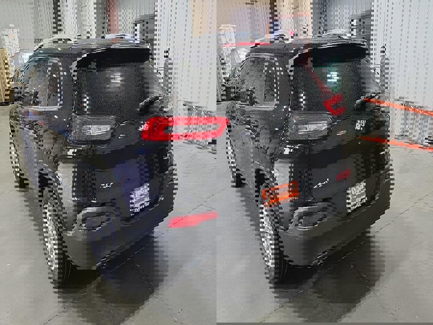 Used 2018 Jeep Cherokee Latitude w/ Cold Weather Group image 4