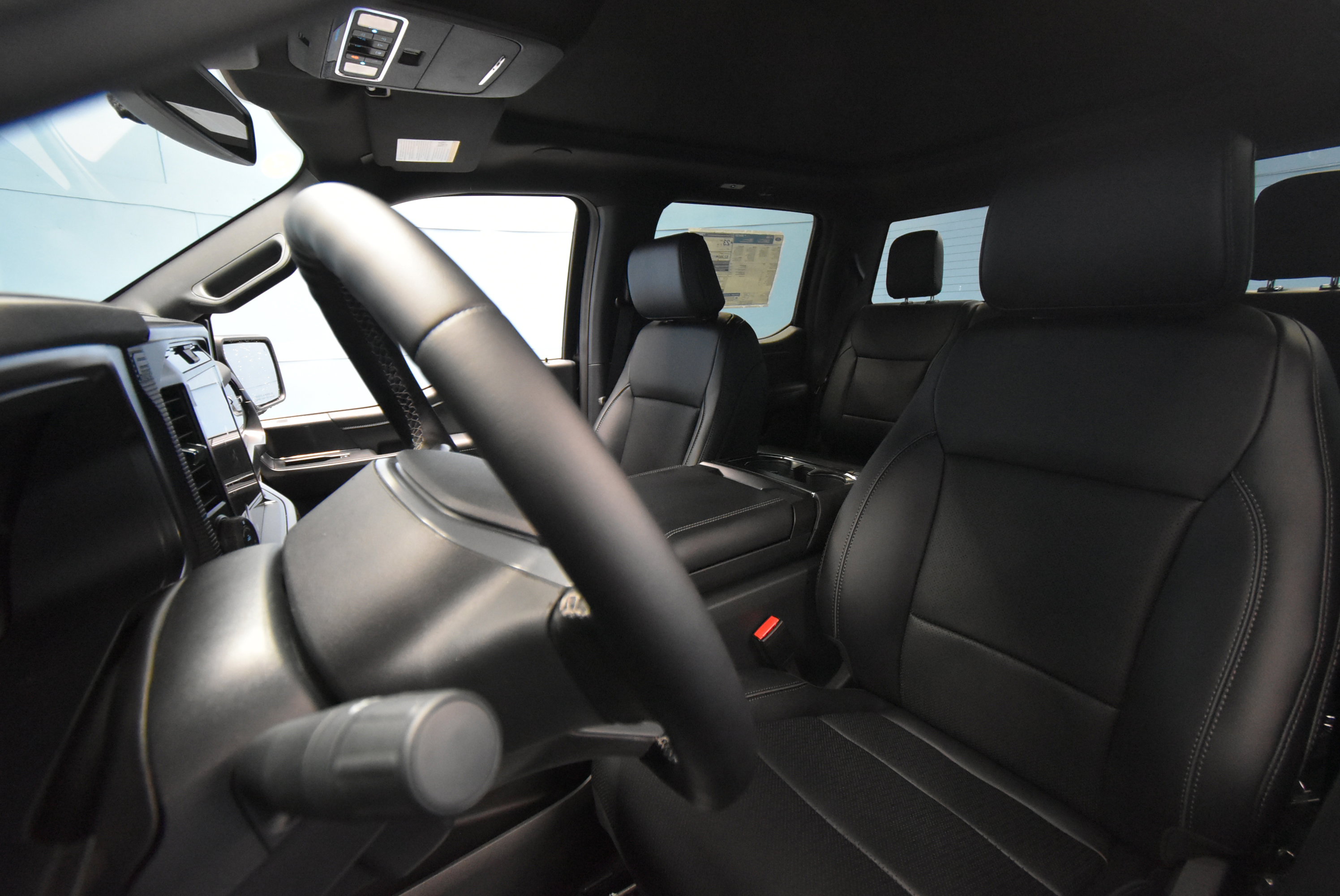 New 2025 Ford F150 Lariat w/ Equipment Group 502A High image 16