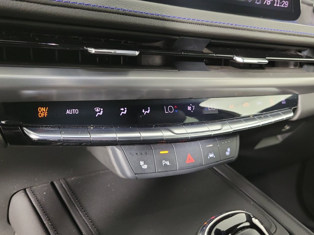 Used 2024 Cadillac XT4 Sport w/ Technology Package FWD image 29