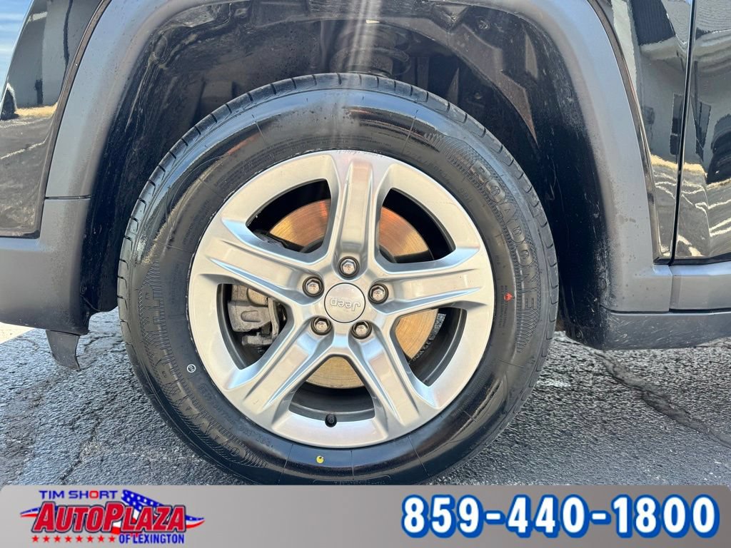 Used 2024 Jeep Compass Latitude AWD/4WD image 6