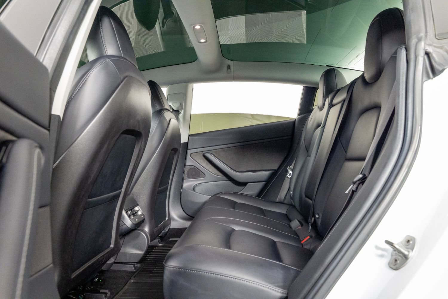 Used 2018 Tesla Model 3 Long Range image 18