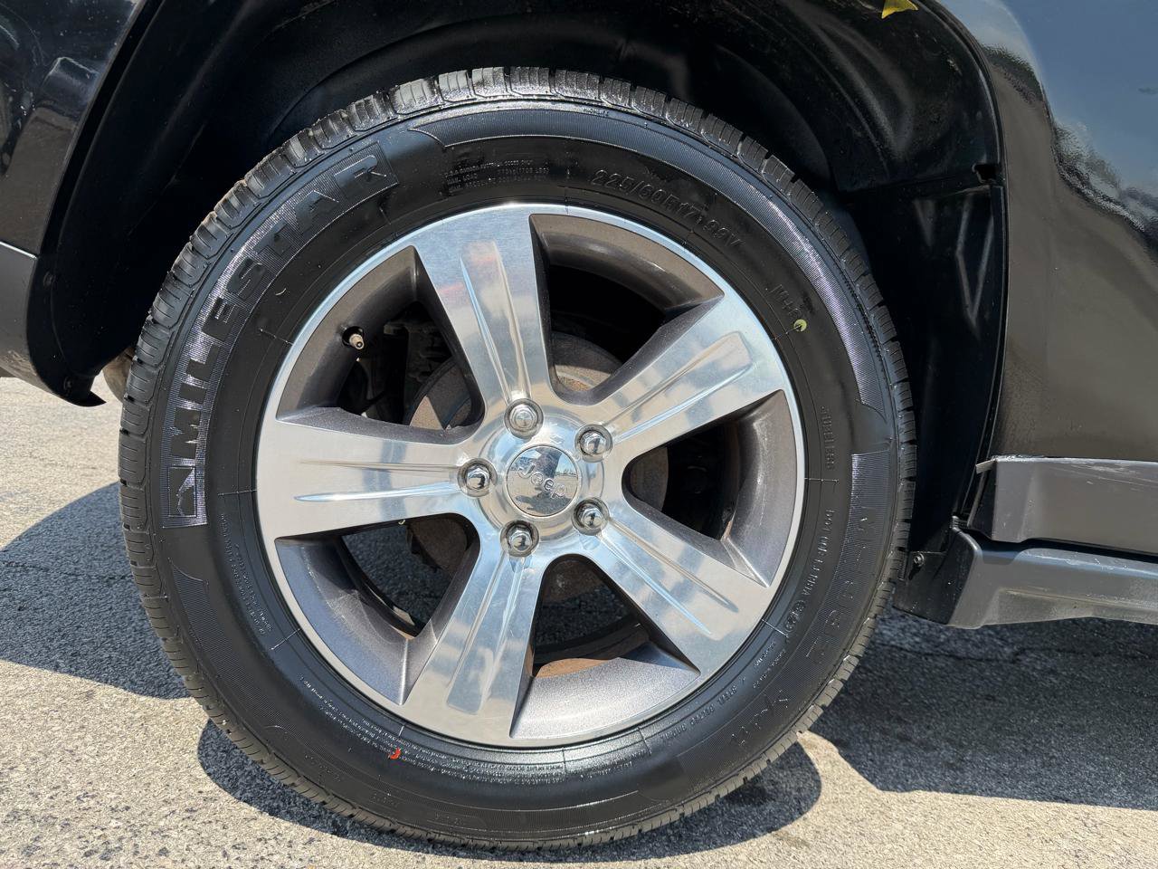 Used 2017 Jeep Compass High Altitude FWD image 17