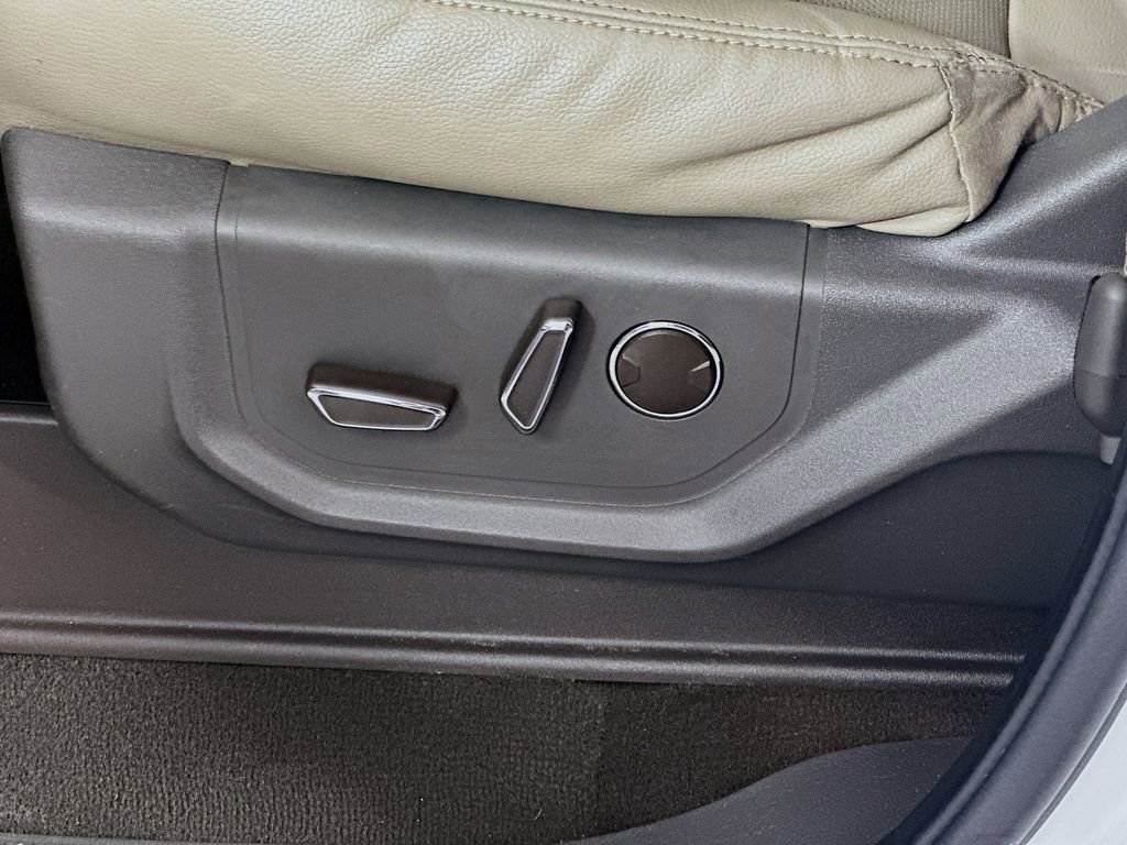 Used 2021 Ford Expedition Max Limited image 23