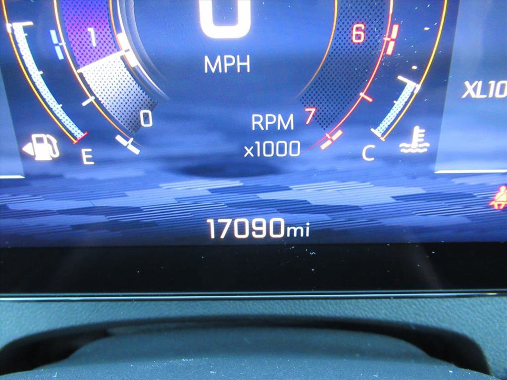 Used 2025 Chevrolet Traverse LT image 29