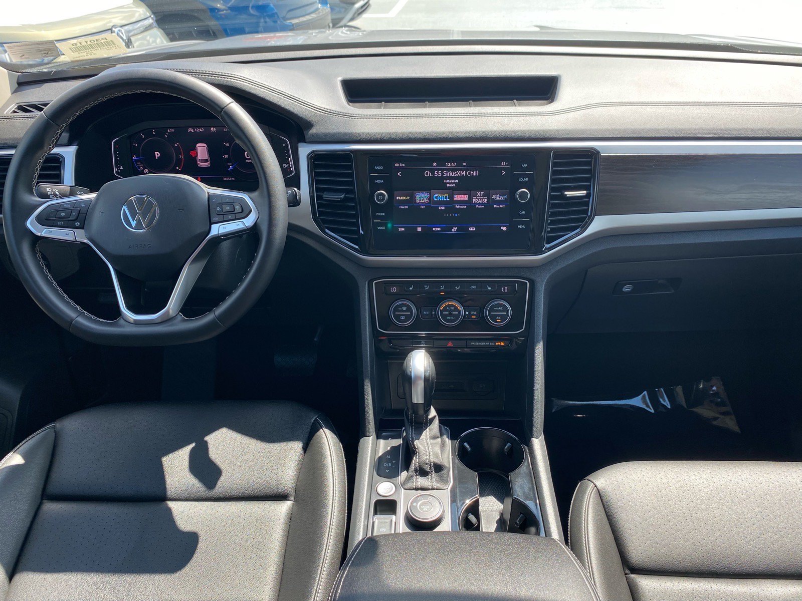 Used 2023 Volkswagen Atlas SE w/ Panoramic Sunroof Package AWD/4WD image 9