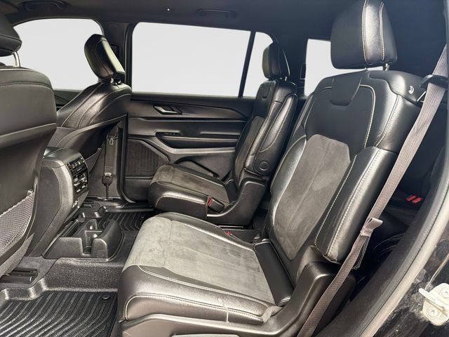 Used 2025 Jeep Grand Cherokee L Altitude AWD/4WD image 15