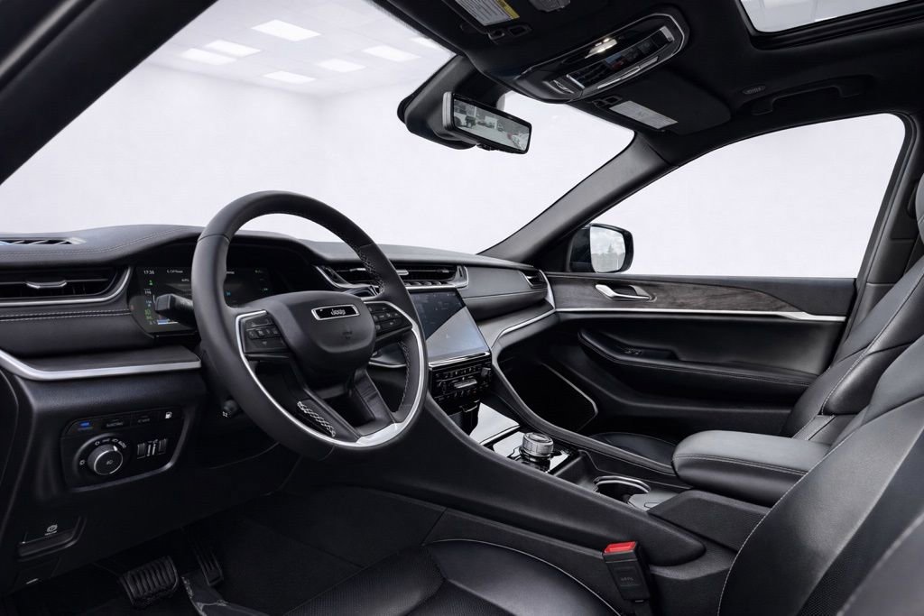 Used 2024 Jeep Grand Cherokee Limited 4xe w/ Luxury Tech Group II image 13