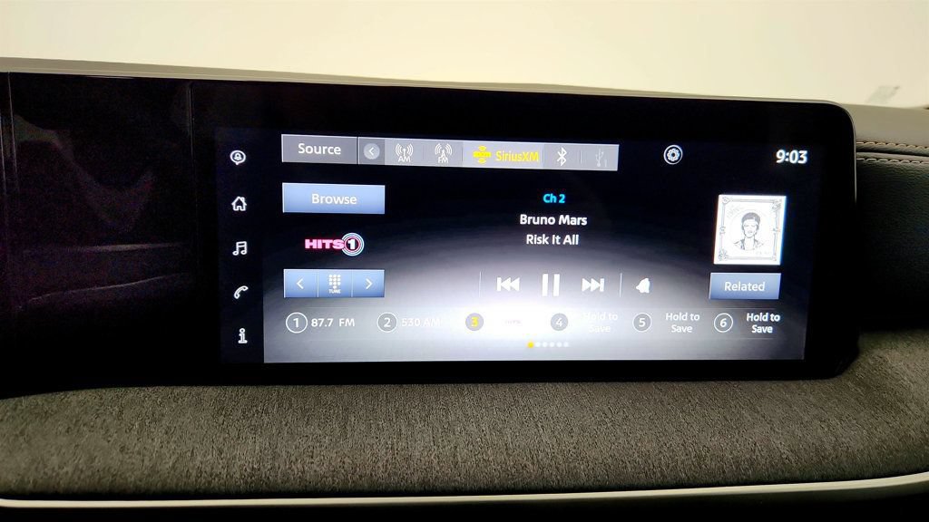 Used 2025 Nissan Kicks SV AWD/4WD image 18