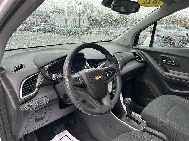 Used 2021 Chevrolet Trax LS w/ Tint and Cruise Package FWD image 12