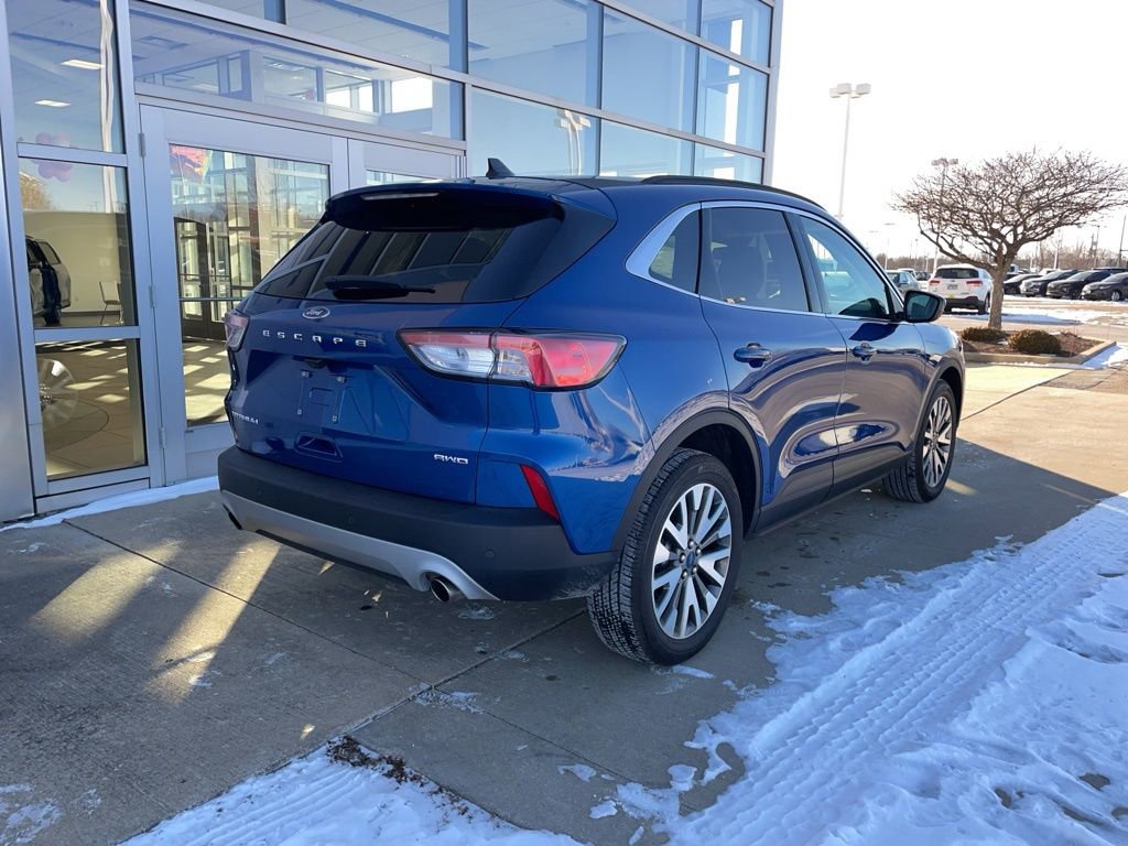Used 2022 Ford Escape Titanium image 5