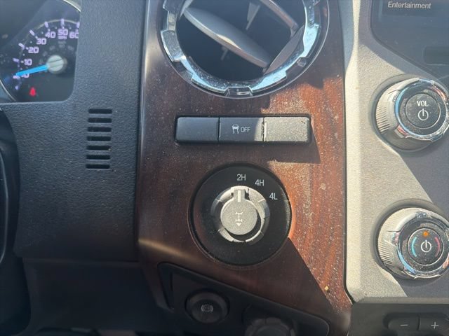 Used 2016 Ford F250 Lariat w/ Lariat Ultimate Package AWD/4WD image 32
