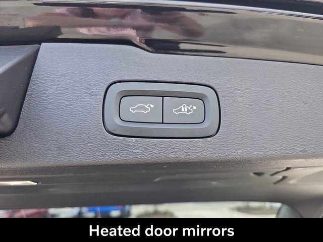 Used 2025 Volvo V60 B5 Cross Country Plus image 22